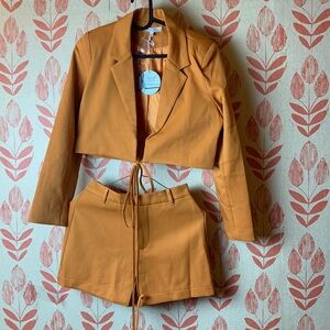 Cloud Ten Set, a lovely gold-colored! Size S